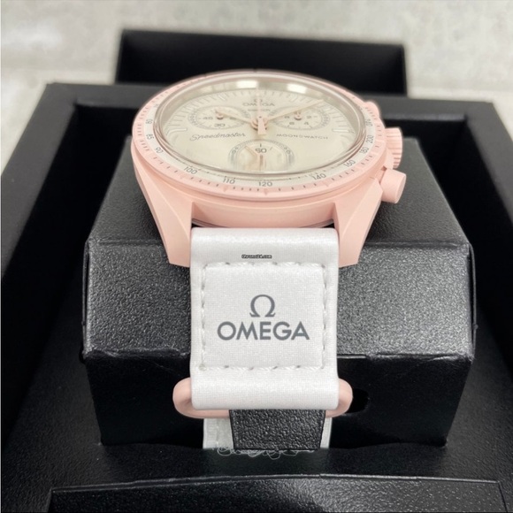 Swatch X Omega Bioceramic Moonswatch Mission to Venus - Picture 7 of 9